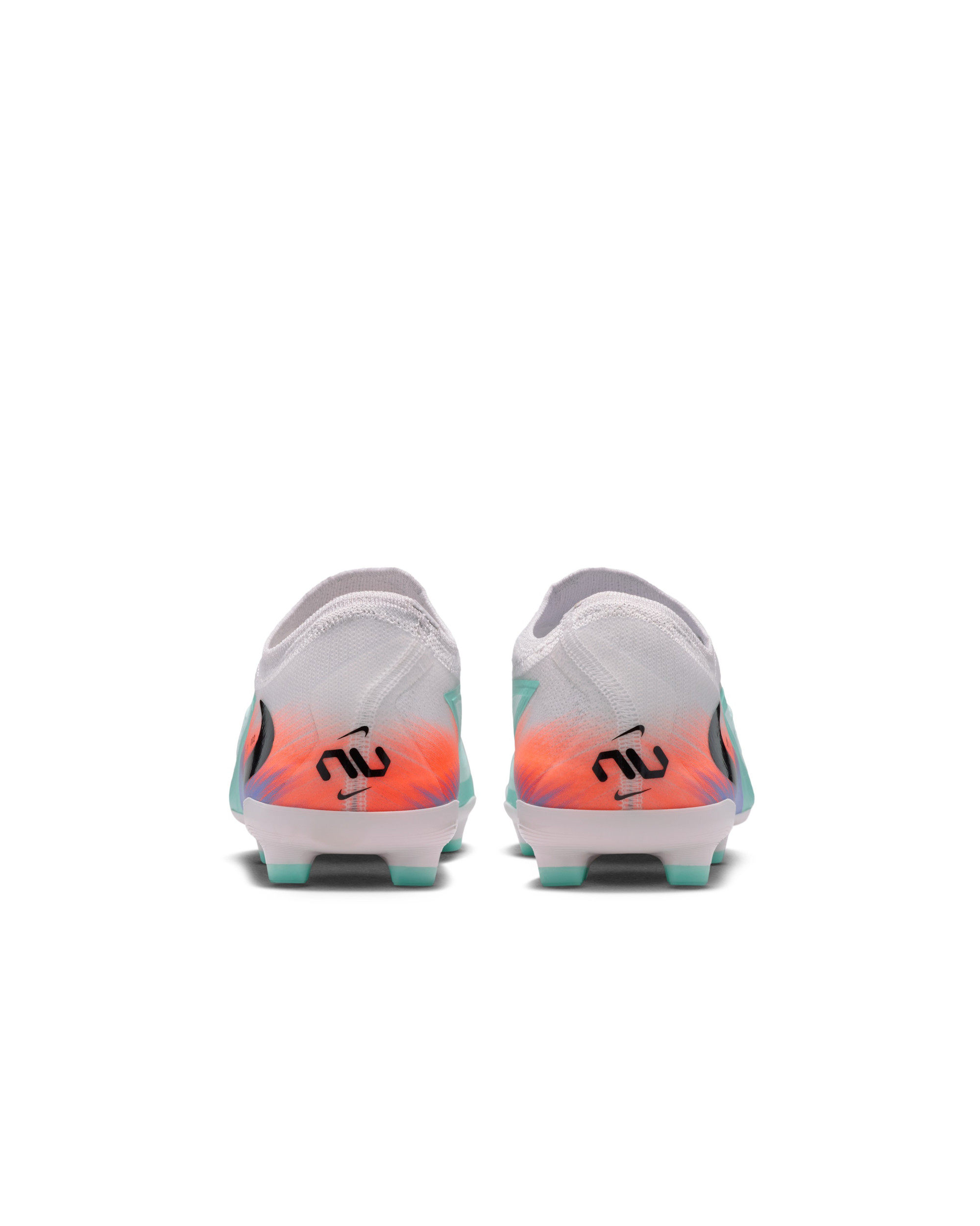 Бутси Nike JR PHANTOM 6 LOW PRO FG/MG NU2 IB2463-300