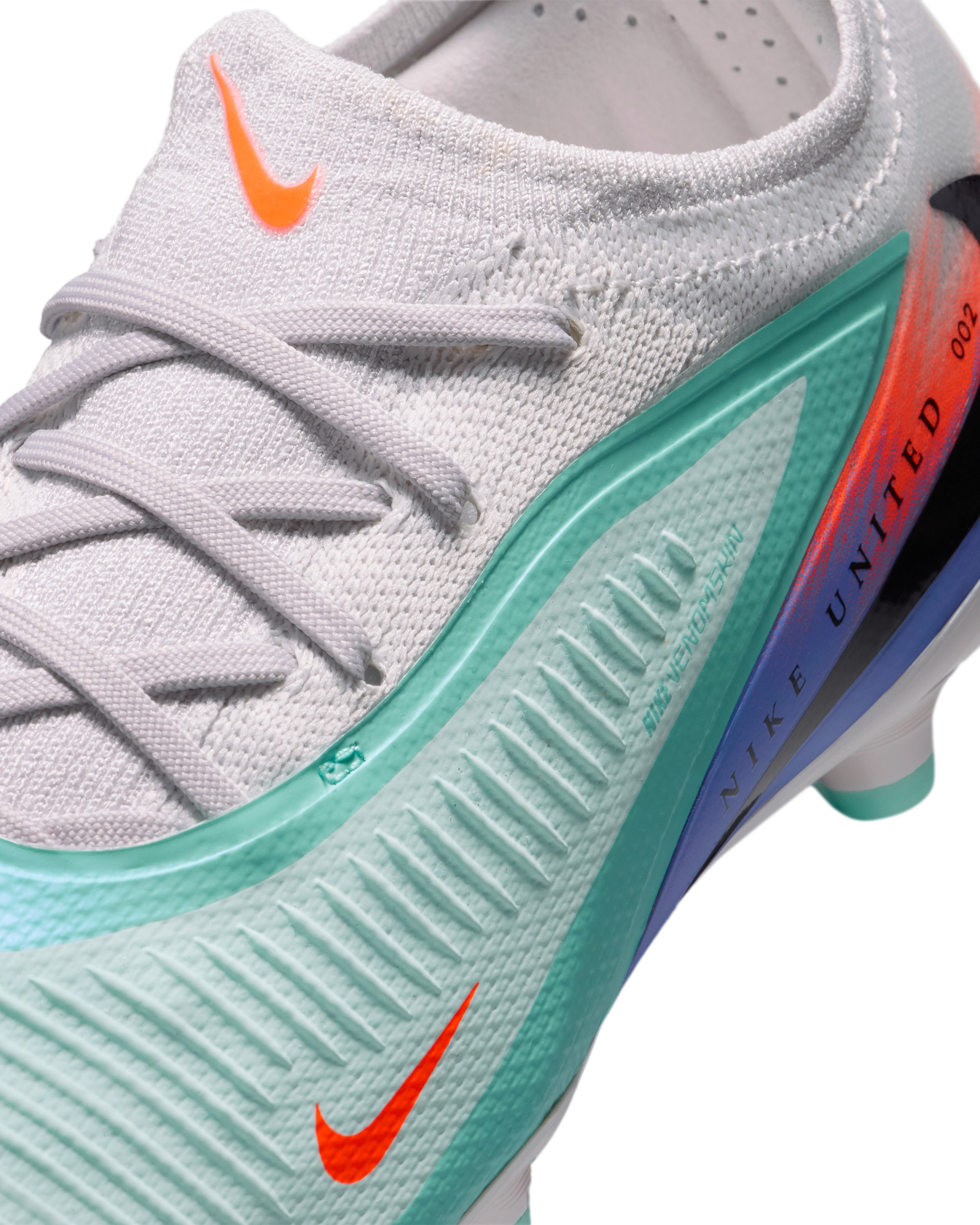 Бутси Nike JR PHANTOM 6 LOW PRO FG/MG NU2 IB2463-300