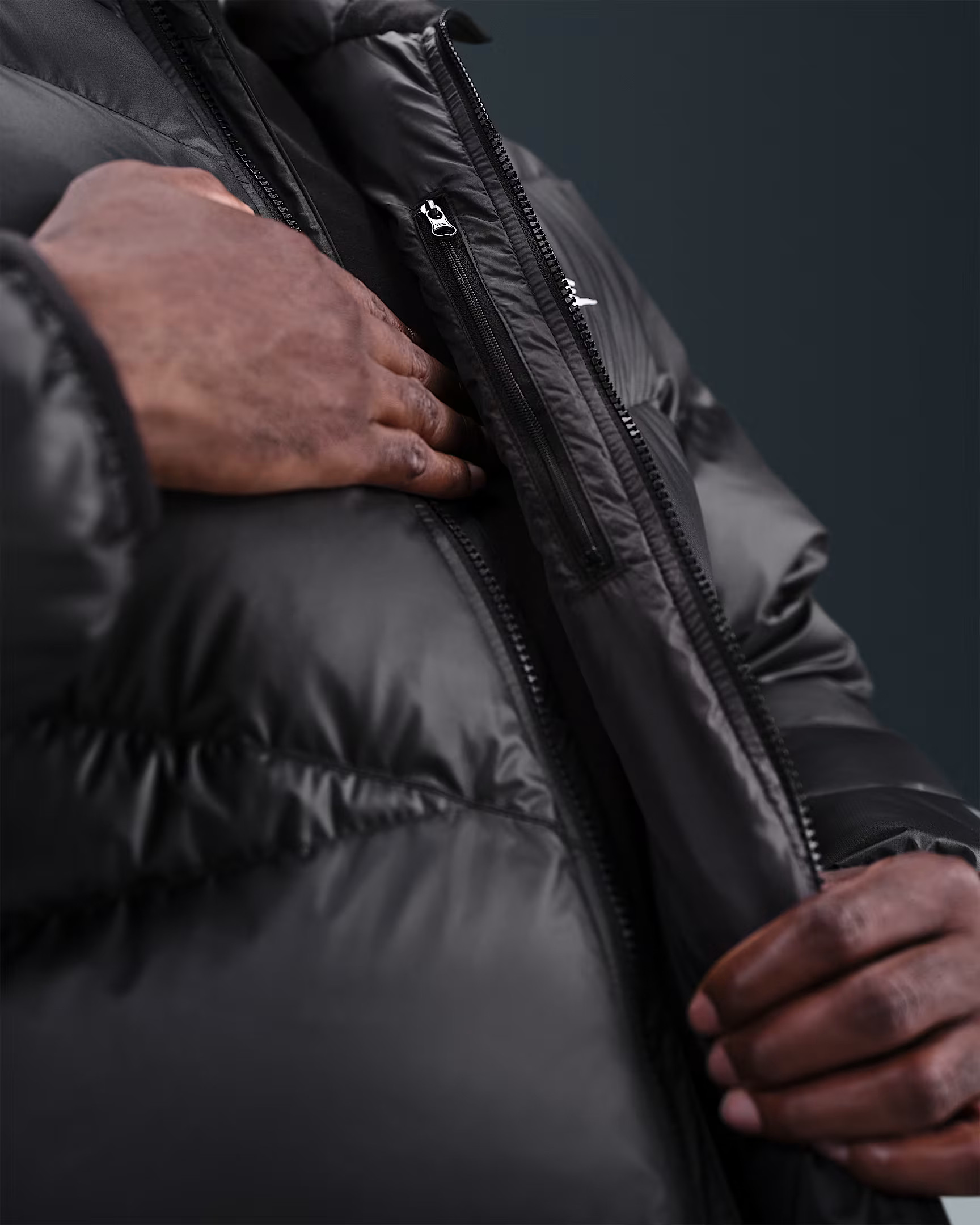 Куртка Nike M WINDRUNNER STMNT DWN JKT HQ7790-011