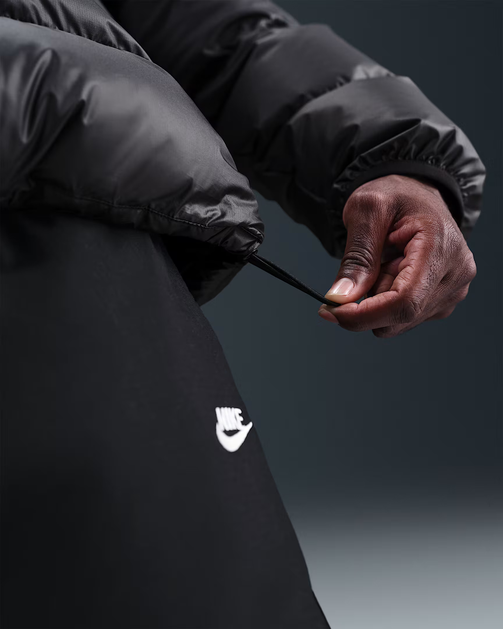Куртка Nike M WINDRUNNER STMNT DWN JKT HQ7790-011