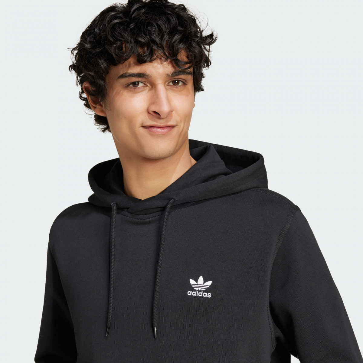 Худі ESS HD IW5789 Adidas L Чорний IW5789