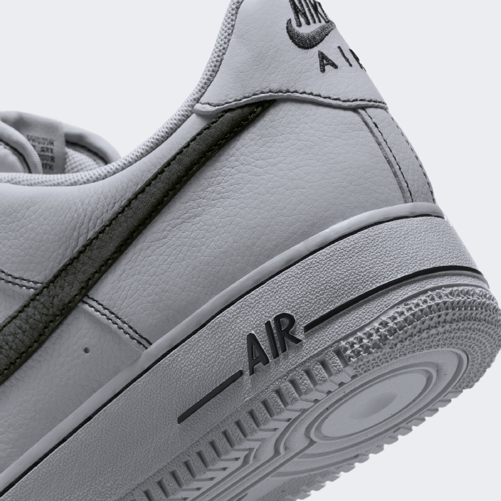 Кросівки чоловічі Nike Air Force 1 07 Lv8 Grey HQ2037-004