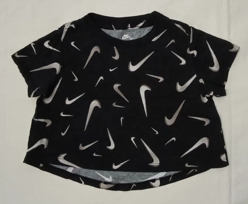 Футболка DO4639-010 Nike DO4639-010