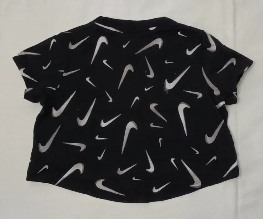 Футболка DO4639-010 Nike DO4639-010