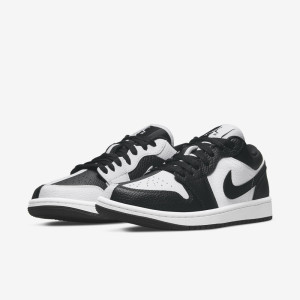 Кросівки WMNS AIR JORDAN 1 LOW BLACK WHITE DR0502-101