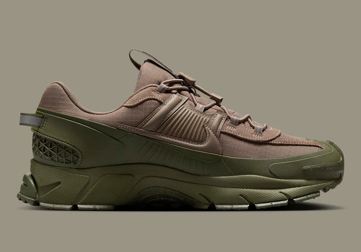 Кросівки Nike Zoom Vomero Roam FV2295-201