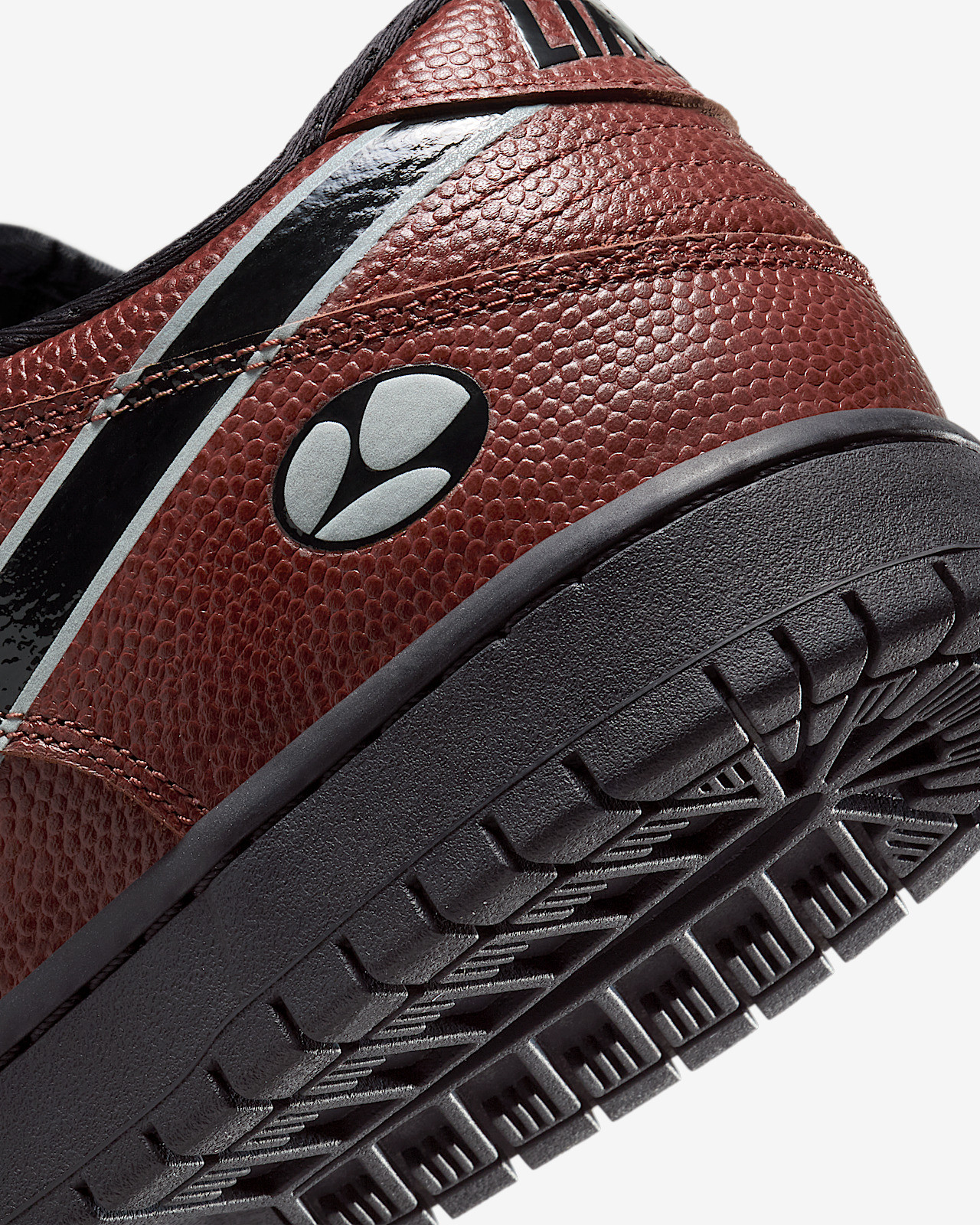 Кросівки Nike SB DUNK LOW PRO QS HJ4131-200