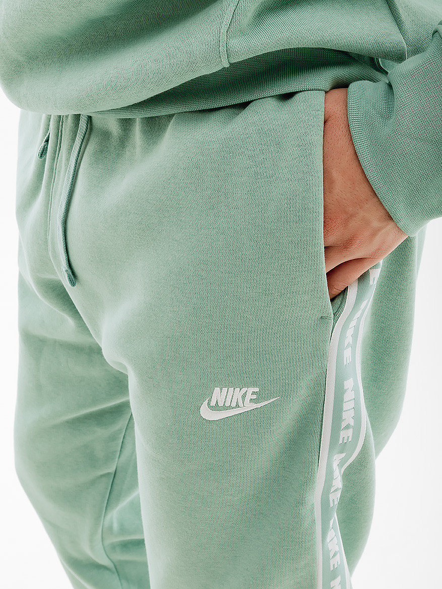 Спортивний костюм Nike CLUB SUIT FB7296-309