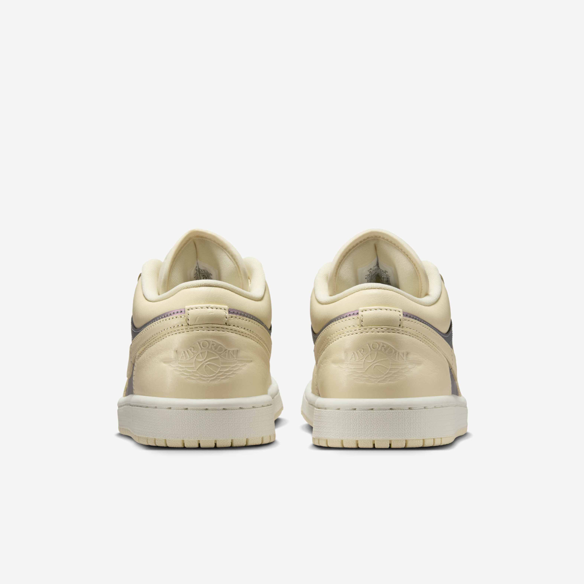 Кросівки W Air Jordan 1 Low Se Muslin Royal Tint Beige IH4110-104