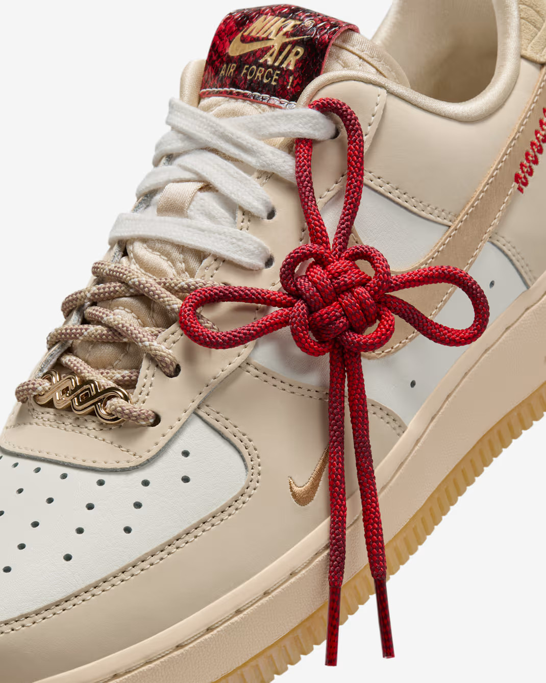 Кросівки Nike WMNS AIR FORCE 1 07 LX HV5990-172