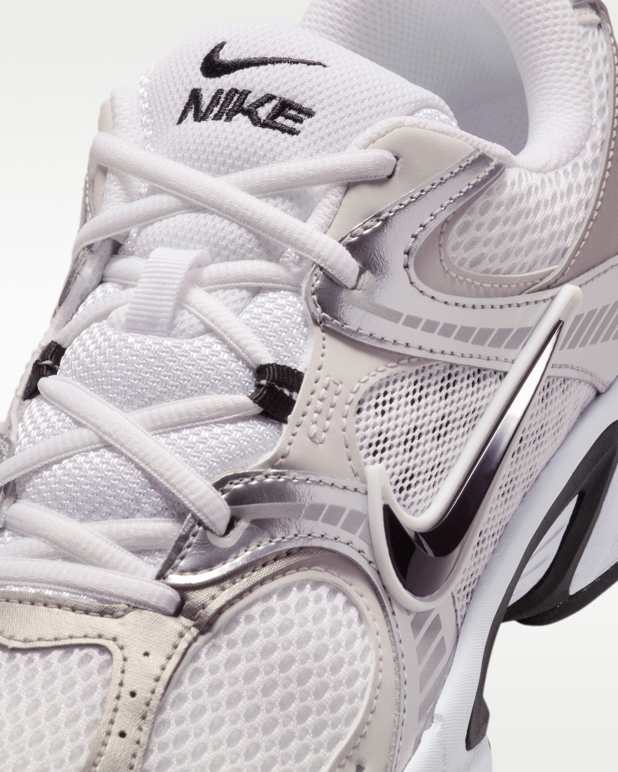 Кросівки Nike V5 RNR HJ5228-104