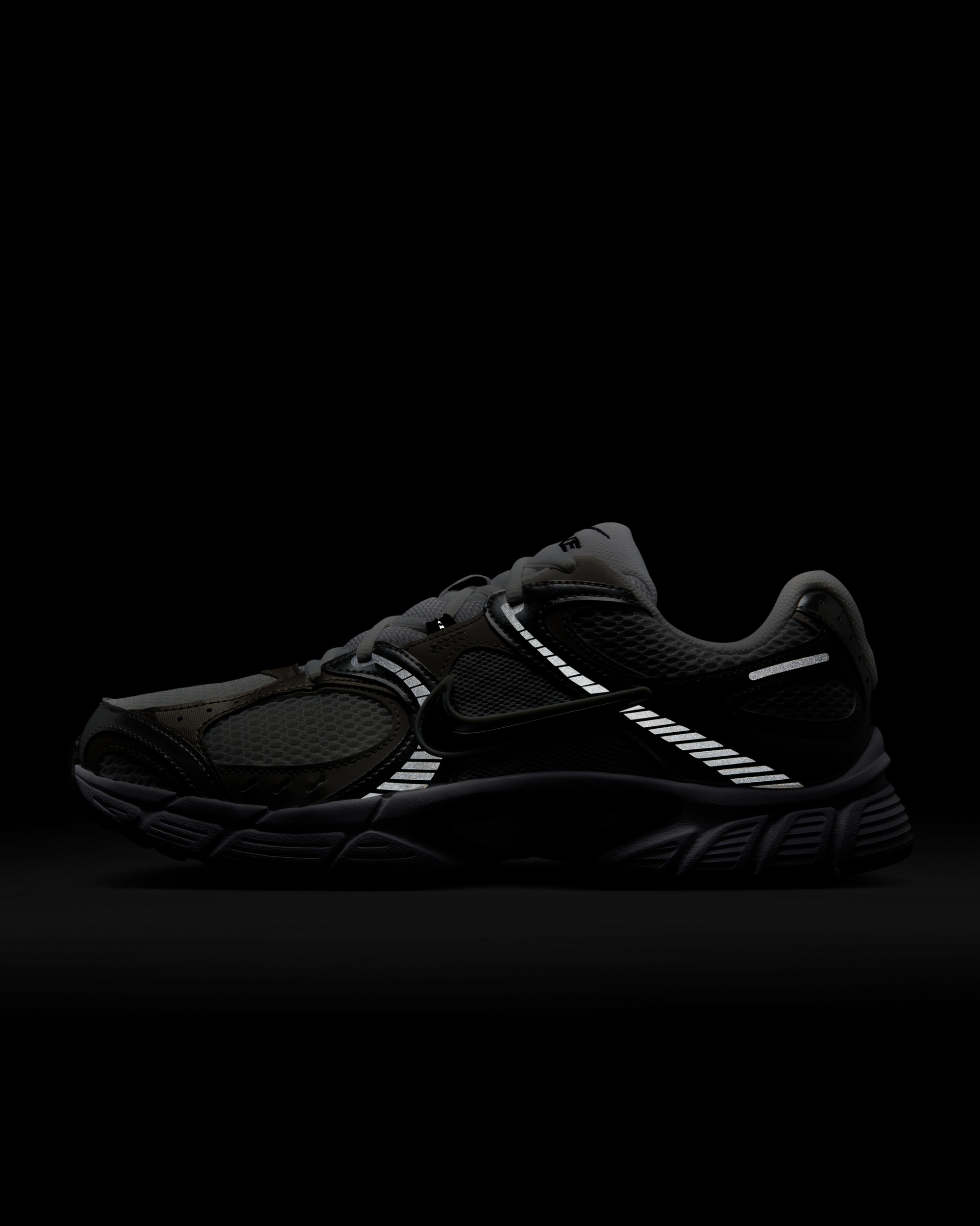 Кросівки Nike V5 RNR HJ5228-104