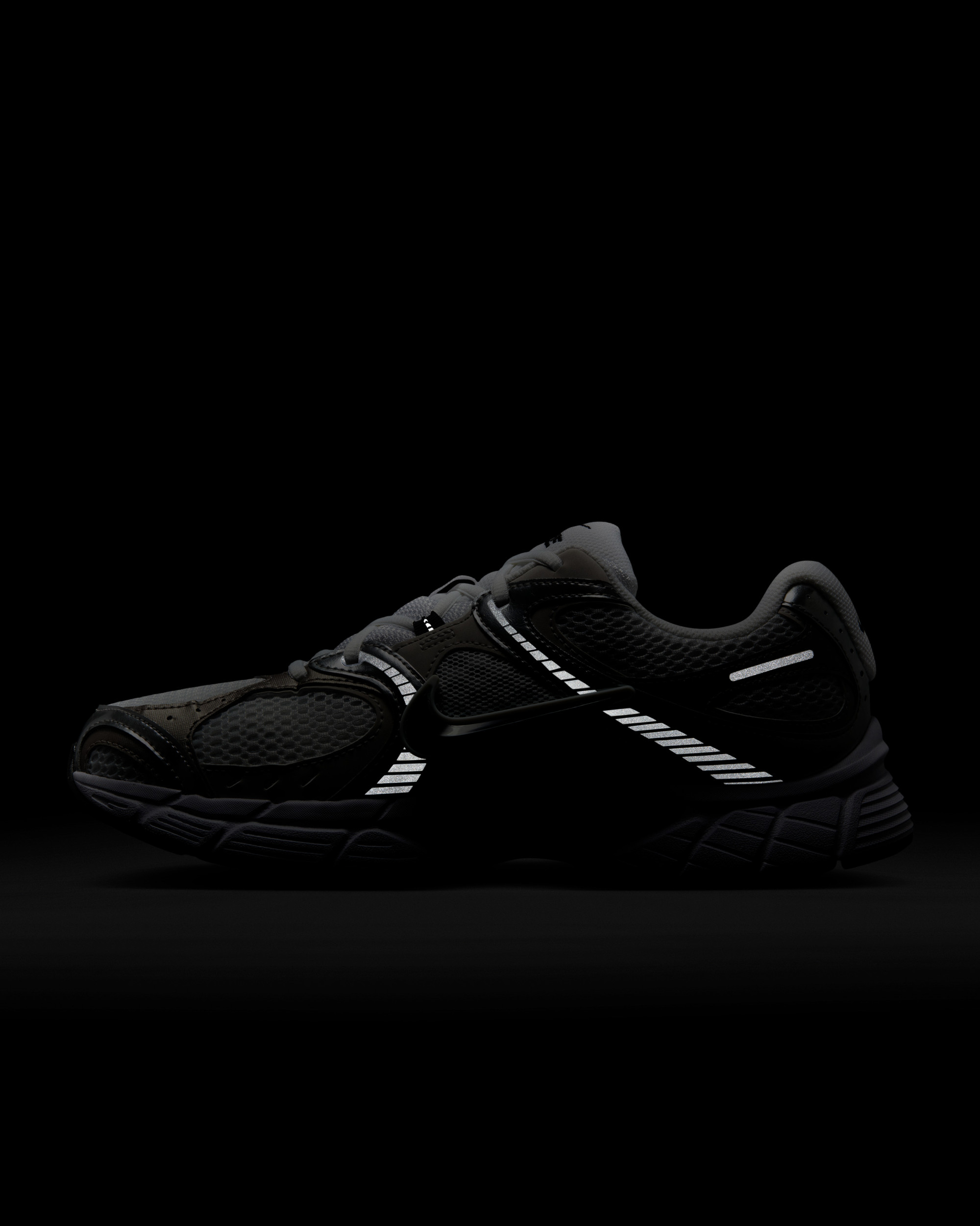 Кросівки Nike V5 RNR HJ5228-104