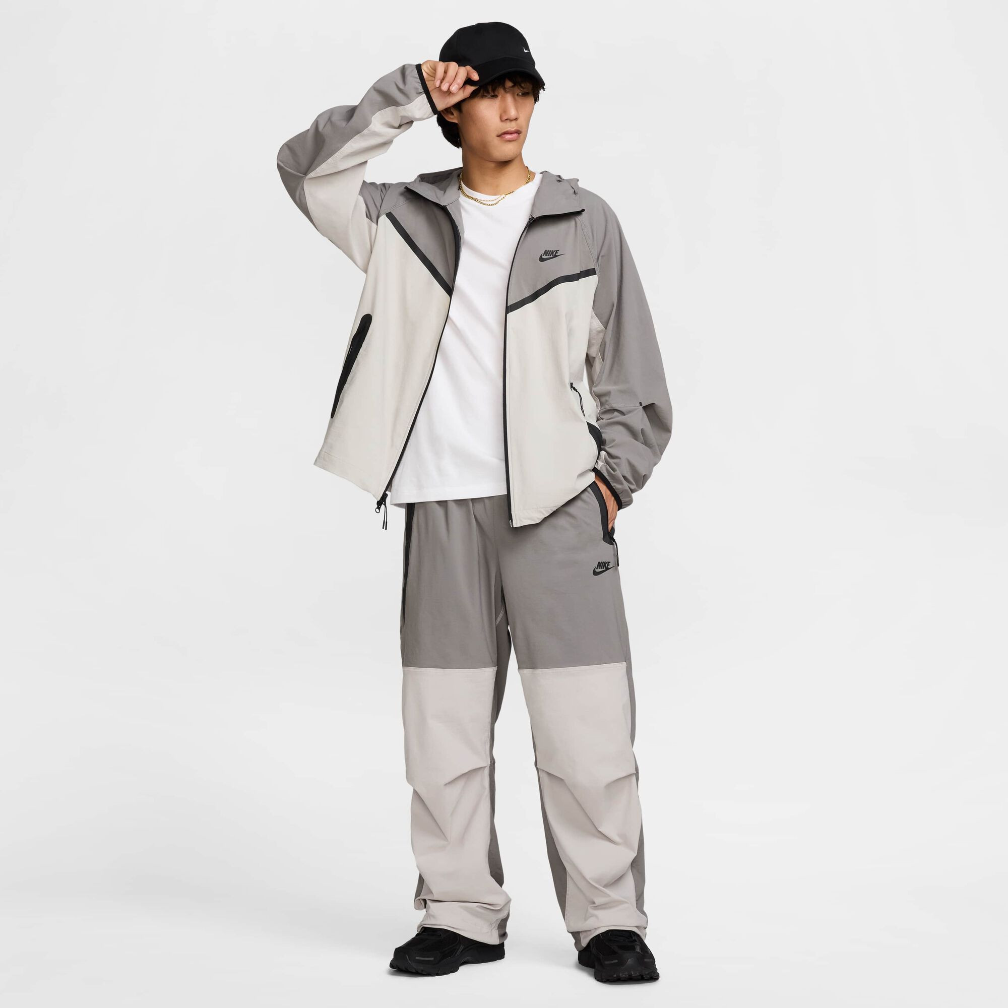 Костюм спортивний Nike Tech Woven Grey HM7151 -014_HM7158-014