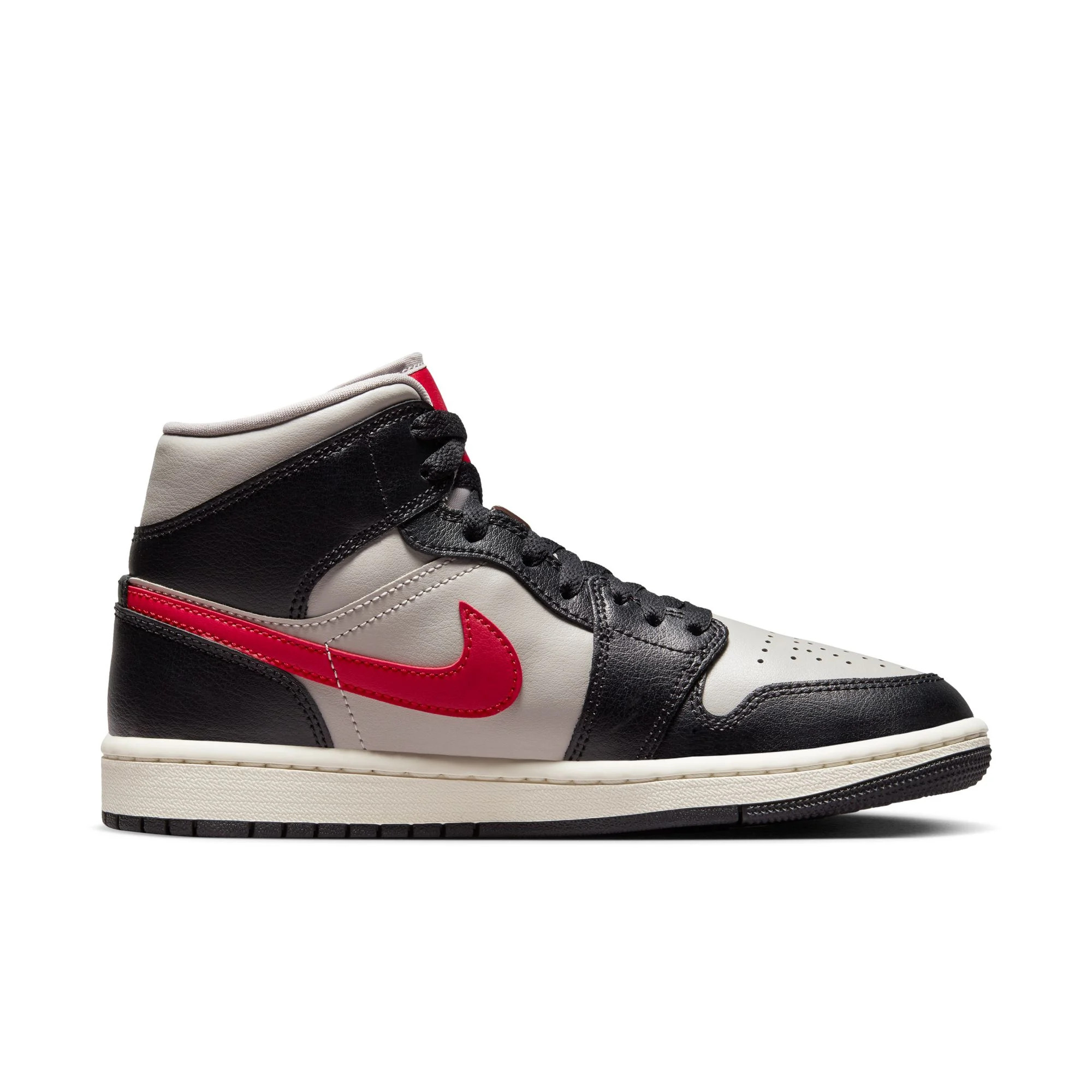 Кросівки AIR JORDAN AIR 1 MID SHOES WHITE/BLACK BQ6472-060