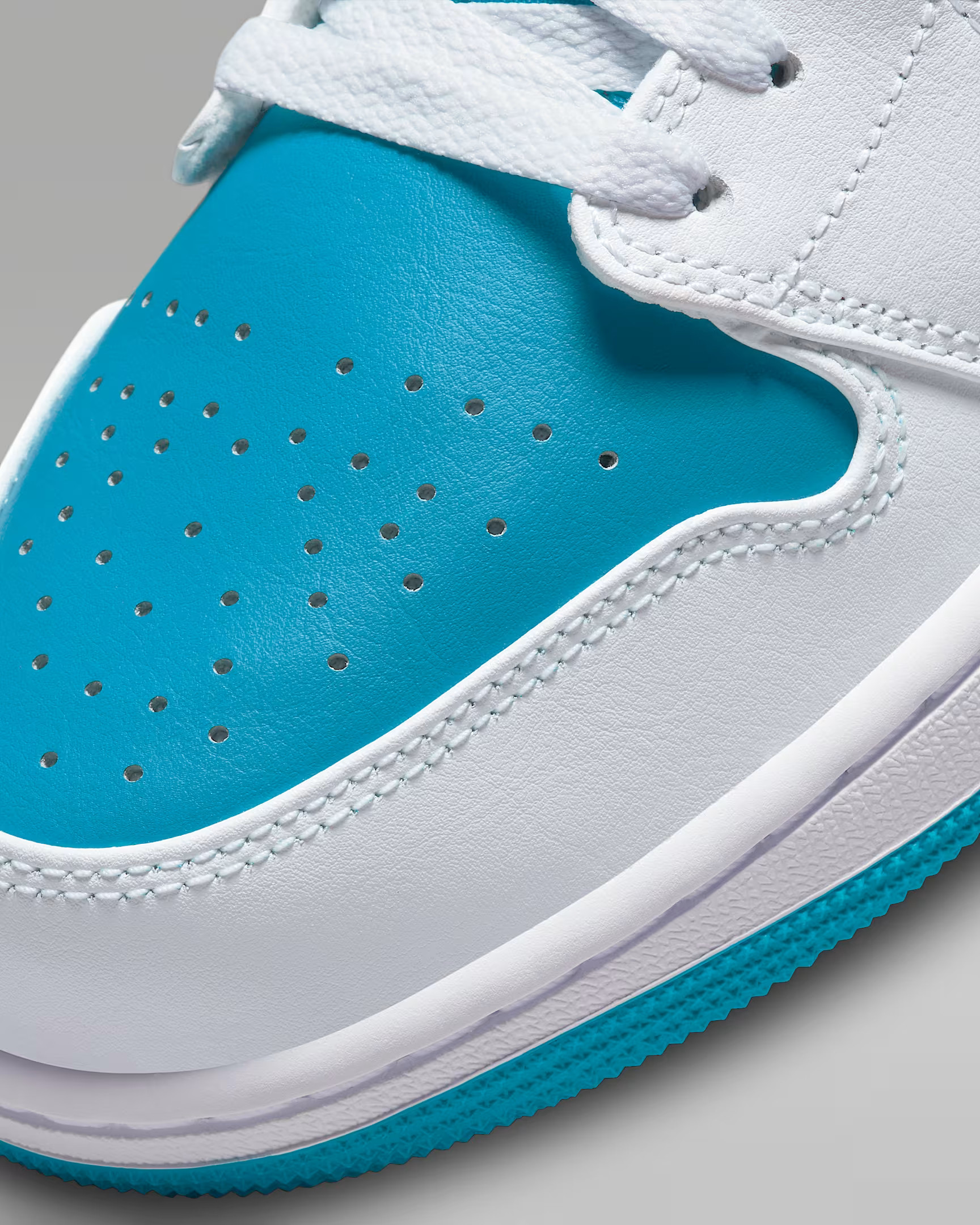 Кросівки Jordan 1 Low Aquatone 553558-174