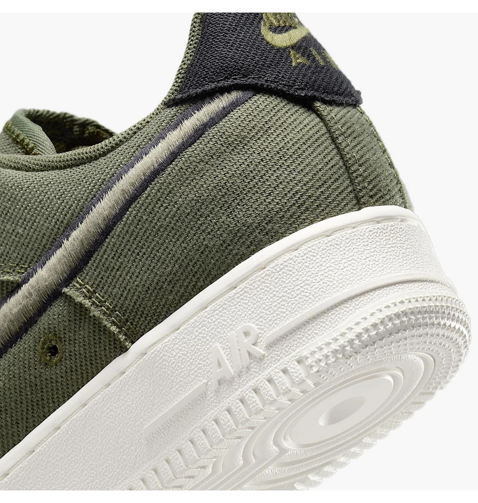 Кросівки Nike AIR FORCE 1 LOW CANVAS HV1204-301