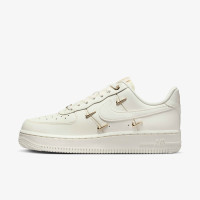 Кросівки Nike WMNS AIR FORCE 1 07 LX FV3654-111