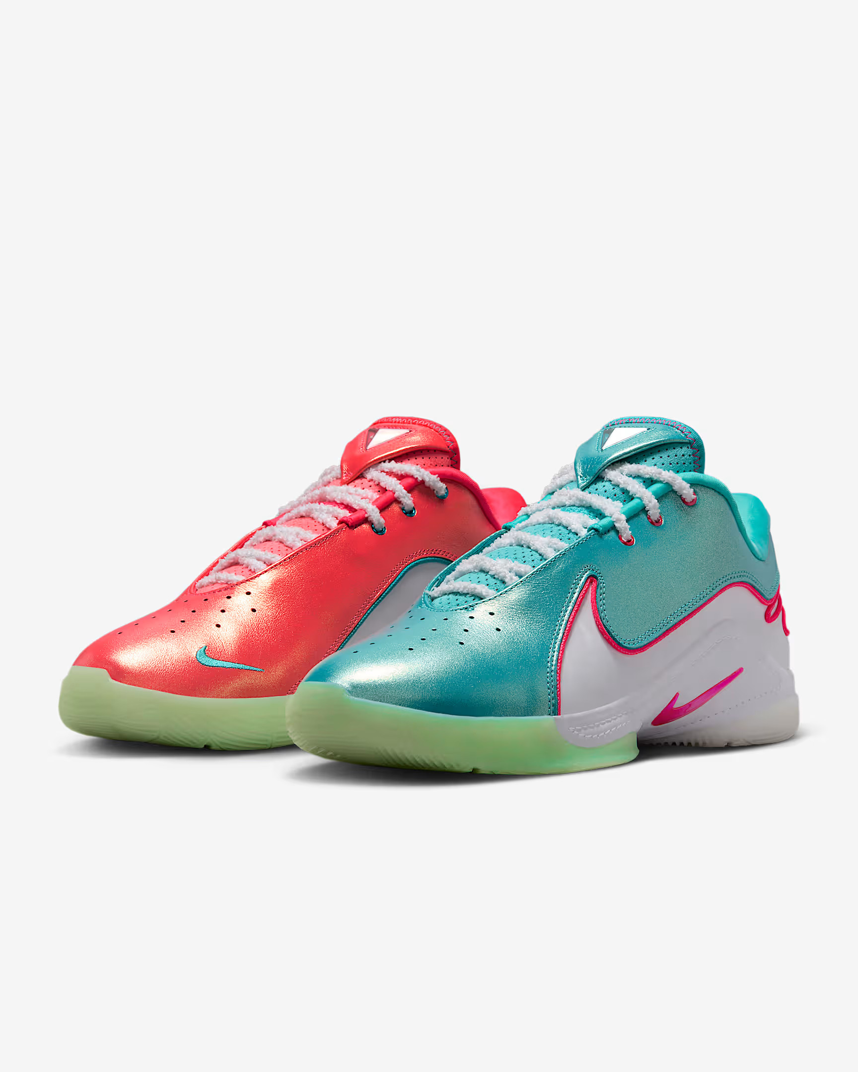 Кросівки Nike LEBRON XXII XMAS HV5148-600