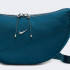 Сумка Nike NK AURA CRESCENT CROSSBODY 4L темно-синій Жін 30 х 18 х 10 см (HQ4370-415) HQ4370-415