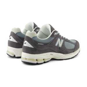 Кросівки New Balance 2002R M2002RFB
