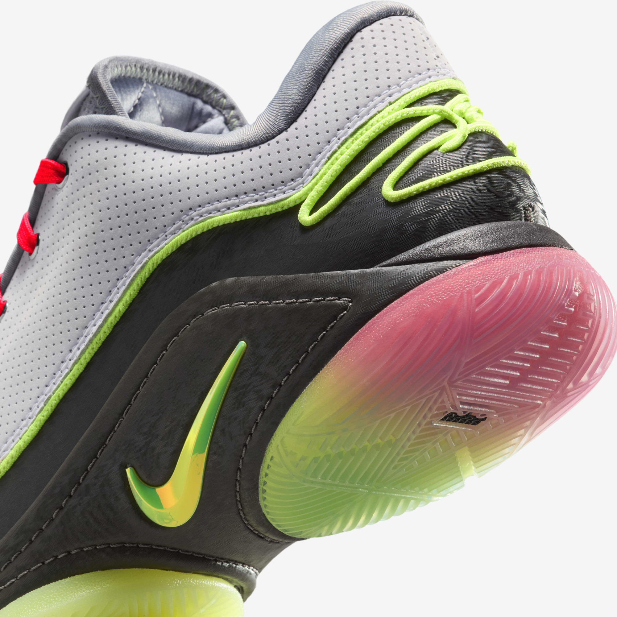 Кросівки Nike LEBRON XXII FZ1094-101