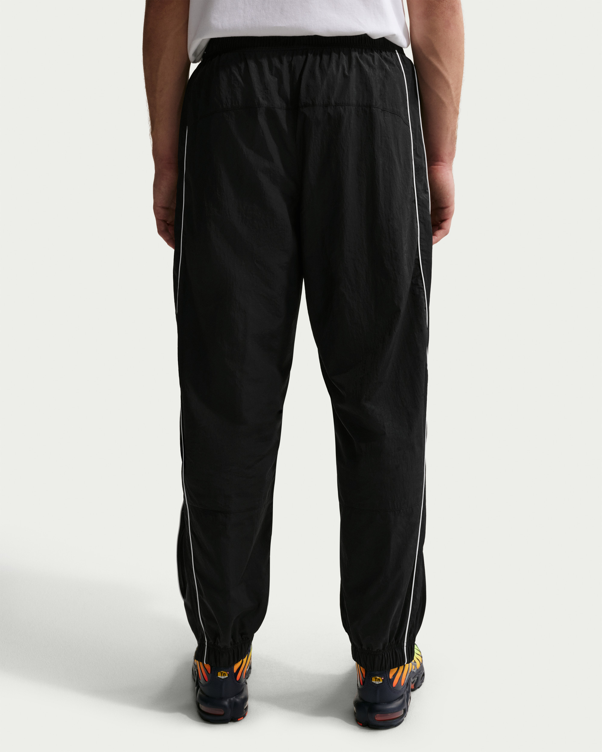 Штани Nike M NSW AIR MAX 95 WVN PANT IO3153-010