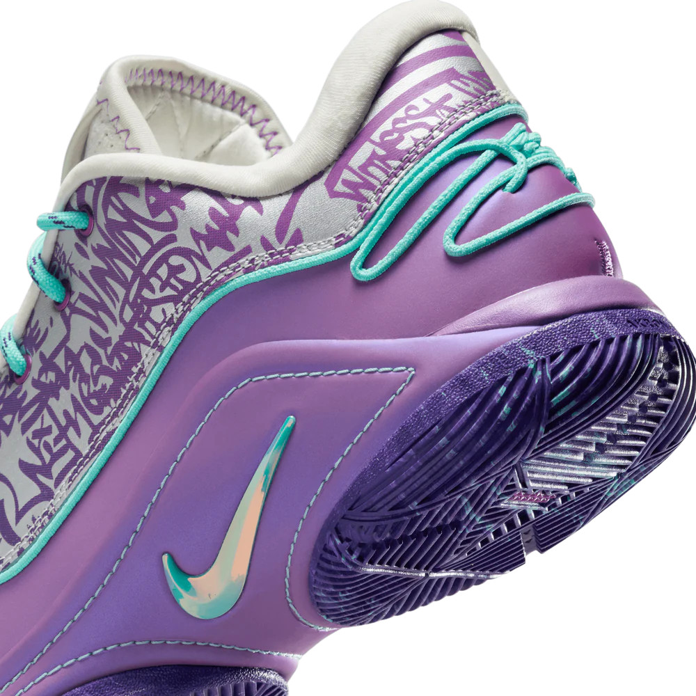 Кросівки Nike LEBRON XXII HV8454-001