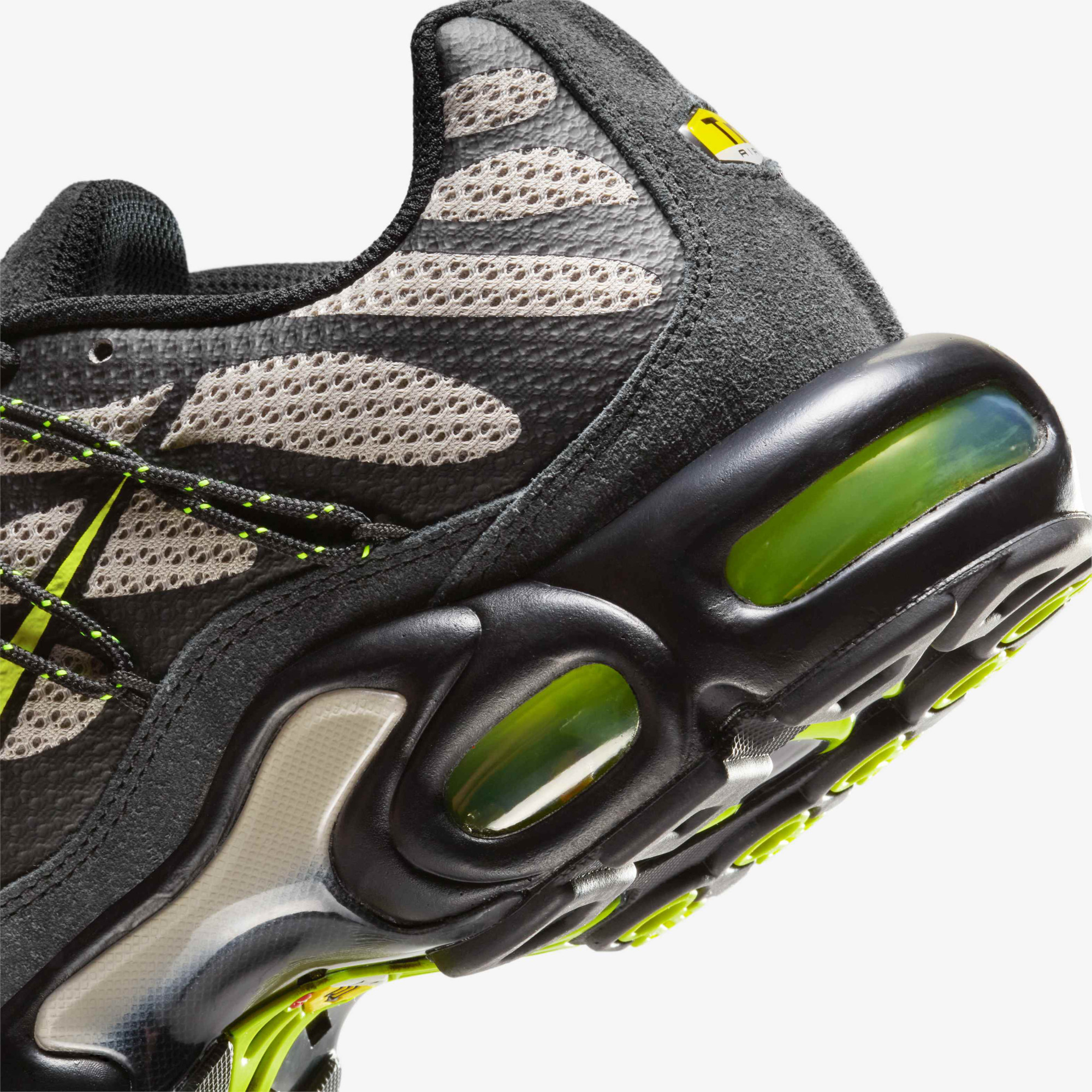 Кросівки чоловічі Nike Air Max Plus Utility Grey FD0670-003