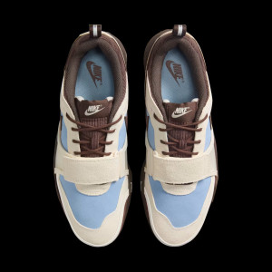 Кросівки Nike Zoom Field Jaxx HQ3072-400