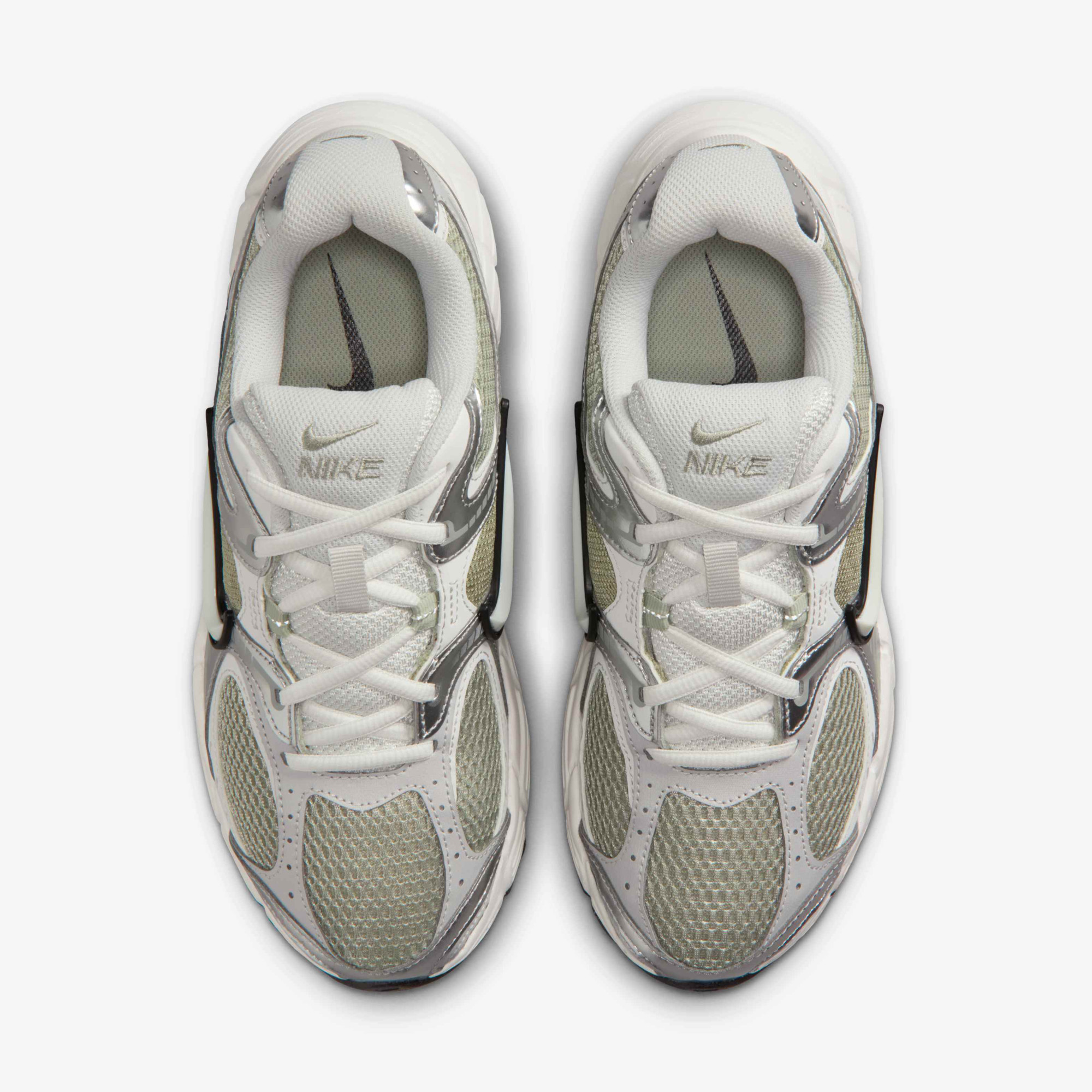Кросівки Nike W V5 RNR HQ7901-301