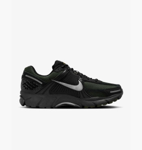 Кросівки Nike ZOOM VOMERO 5 HV2527-001