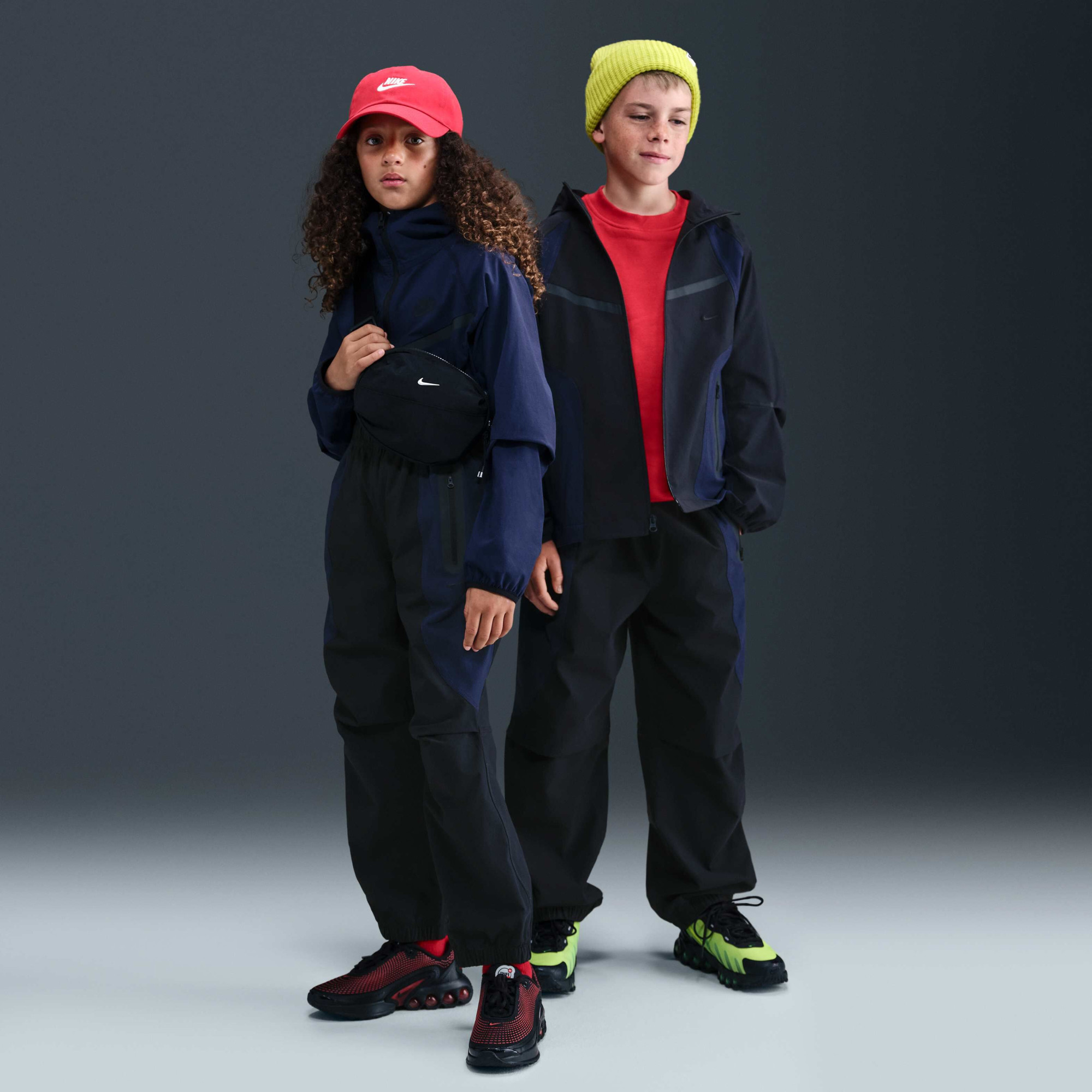 Штани Nike Tech Older Kids' (Boys') Woven Trousers II3626-010