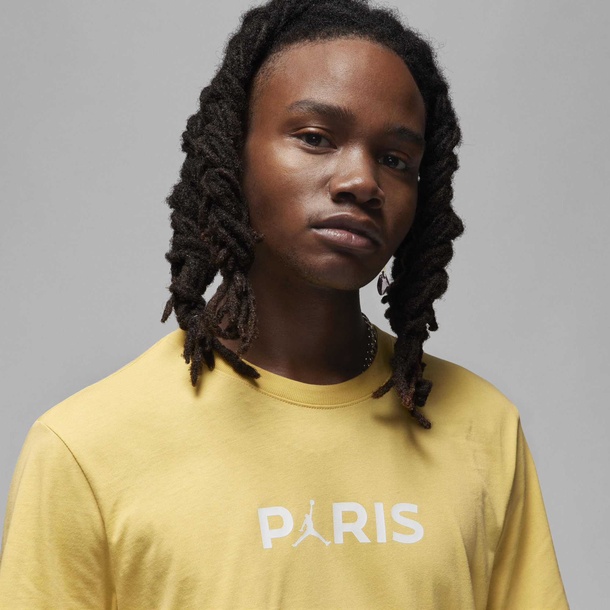 Футболка чоловіча Air Jordan Psg Logo Yellow FN5332-700