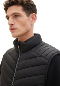 Безрукавка MEN'S LIGHTWEIGHT VEST 1038902-29999 Tom Tailor L Чорний 1038902-29999