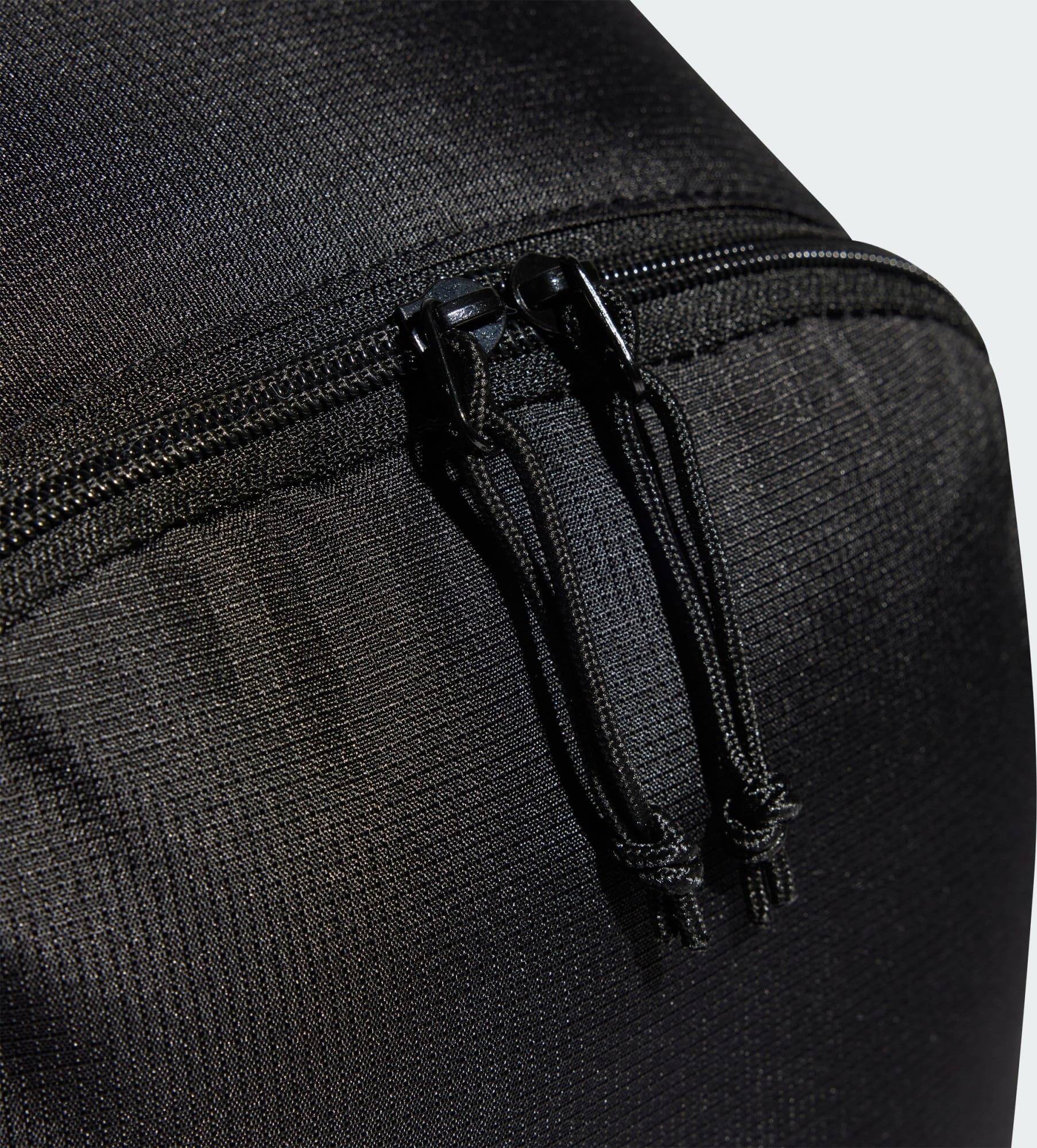 Рюкзак Adidas ADICOLOR BACKPK 20.25L чорний 15 x 27 x 43 см (IT7602) IT7602