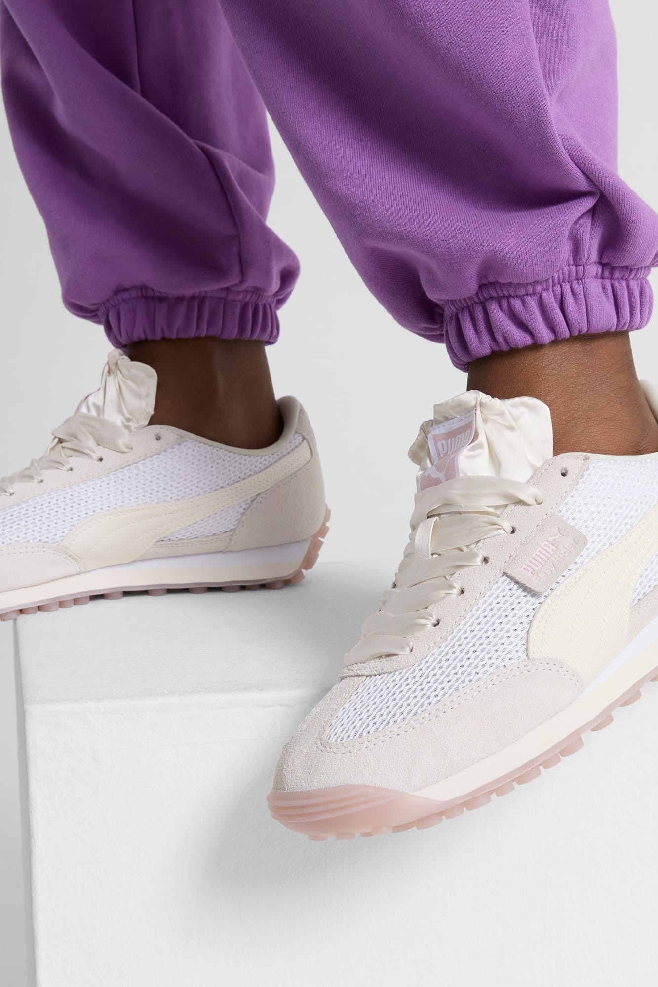 Кросівки жіночі Puma EASY RIDER BALLET 401069-01