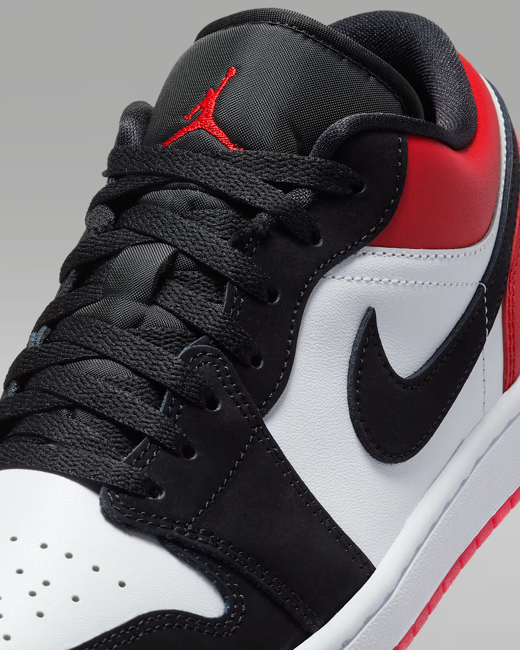 Кросівки Jordan 1 Low SE Black Toe (2025) IB8971-106