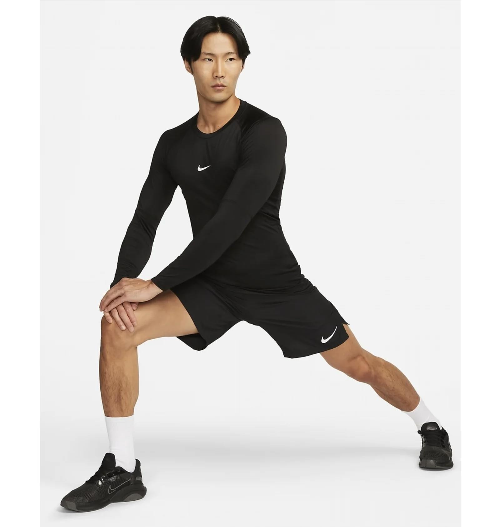 Футболка Nike M NP DF TIGHT TOP LS FB7919-010