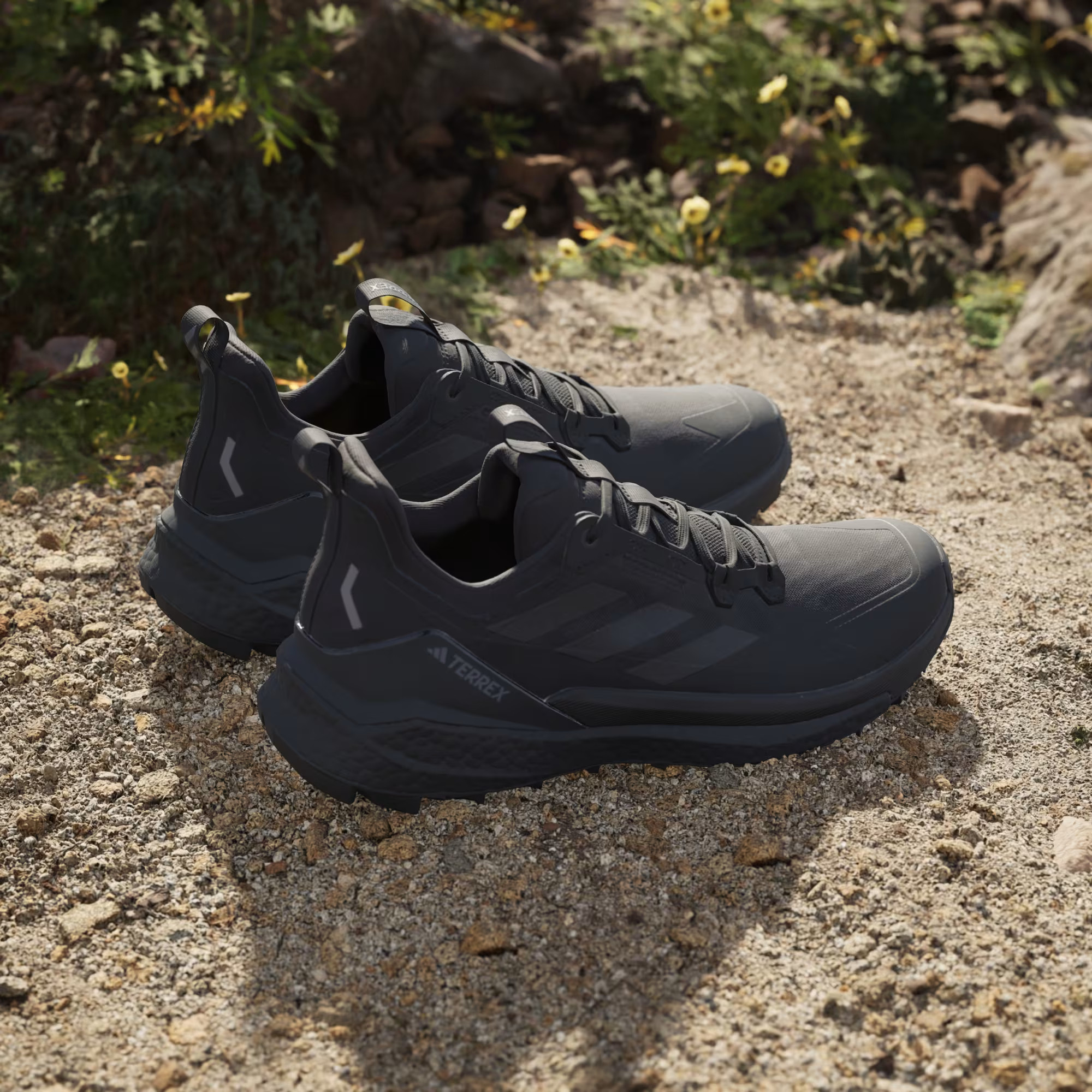 Кросівки чоловічі Adidas Terrex Free Hiker 2.0 Low Black IE5110 IE5110