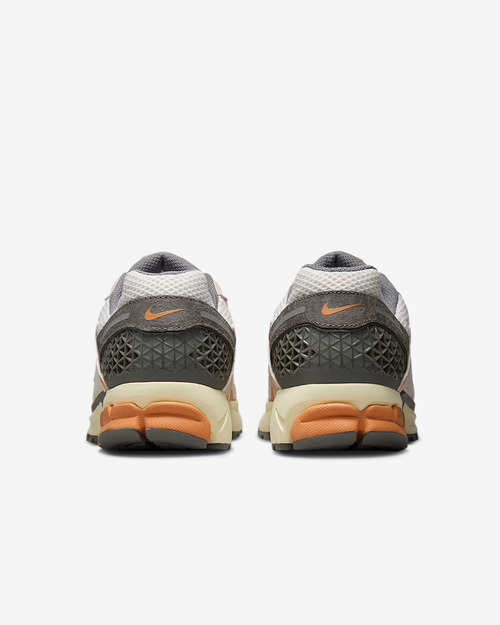 Кросівки Nike ZOOM VOMERO 5 IB7469-030