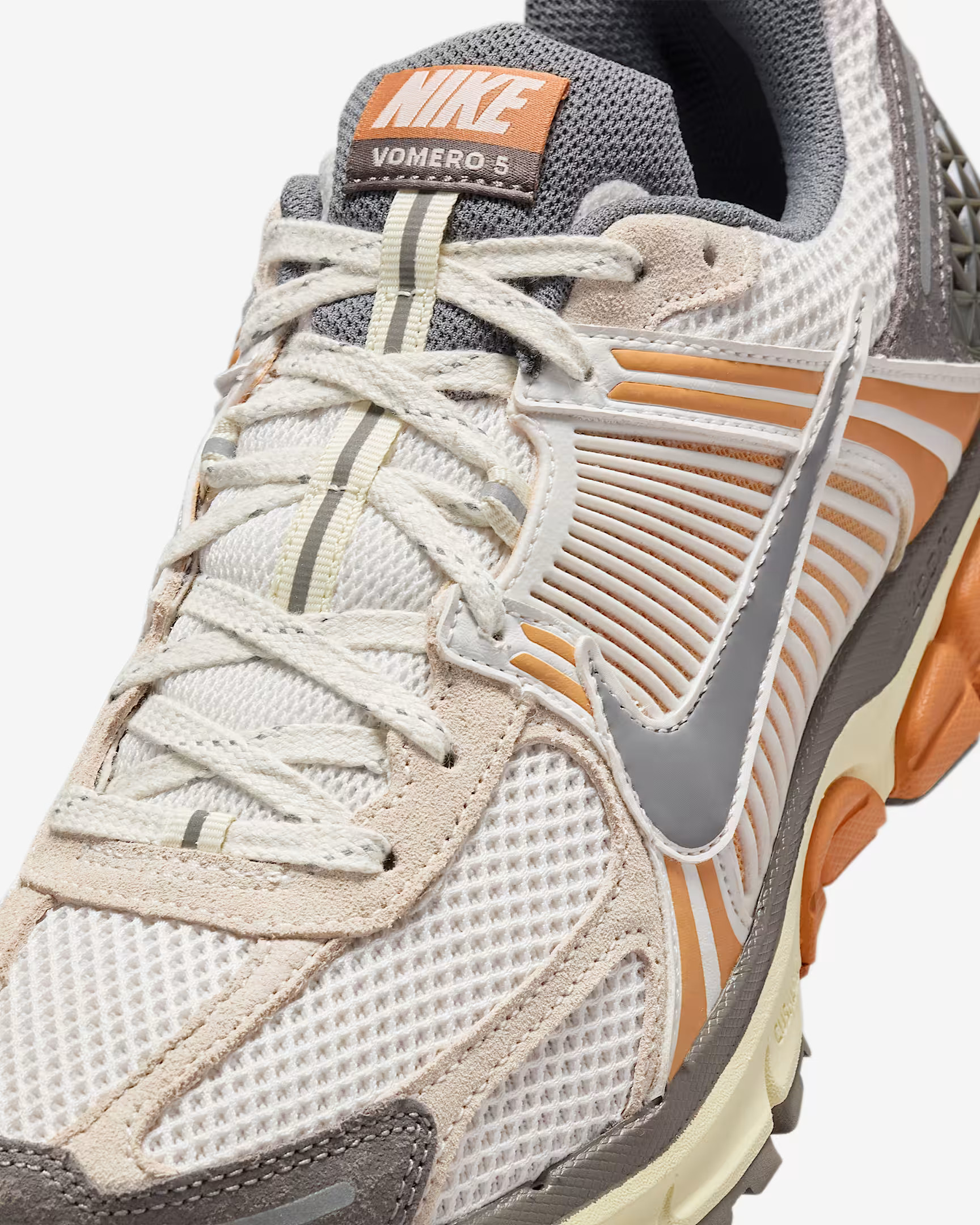 Кросівки Nike ZOOM VOMERO 5 IB7469-030