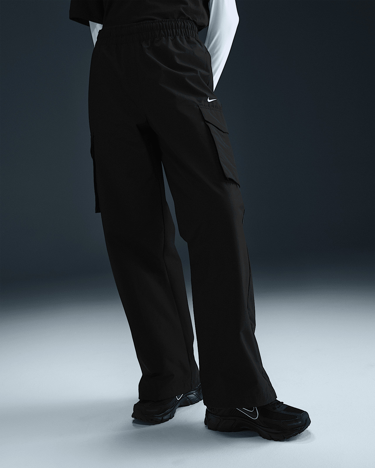 Штани жіночі Nike Sportswear Everything Wovens Black HM6976-010