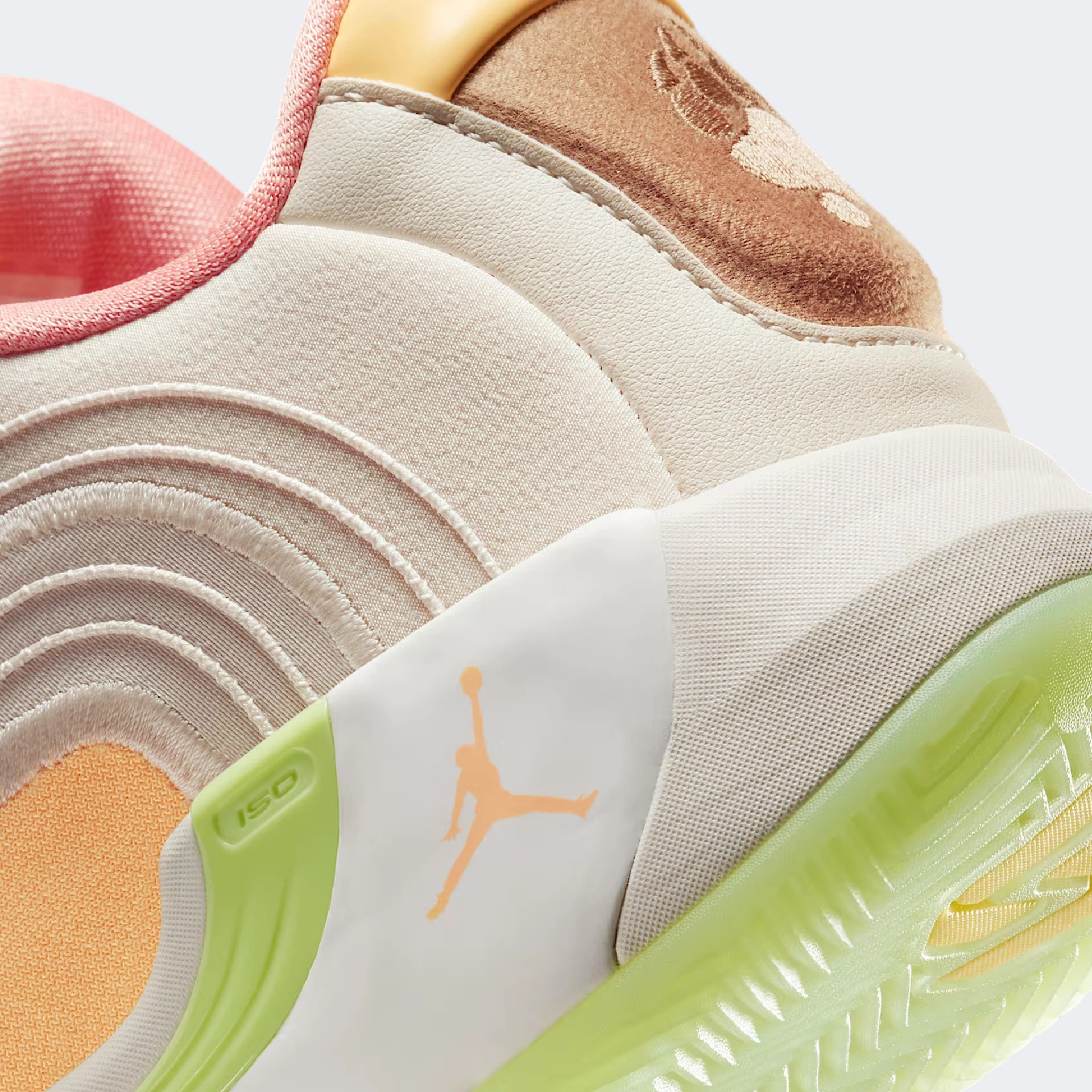 Кросівки чоловічі Air Jordan Luka 4 Beige IO0202-100