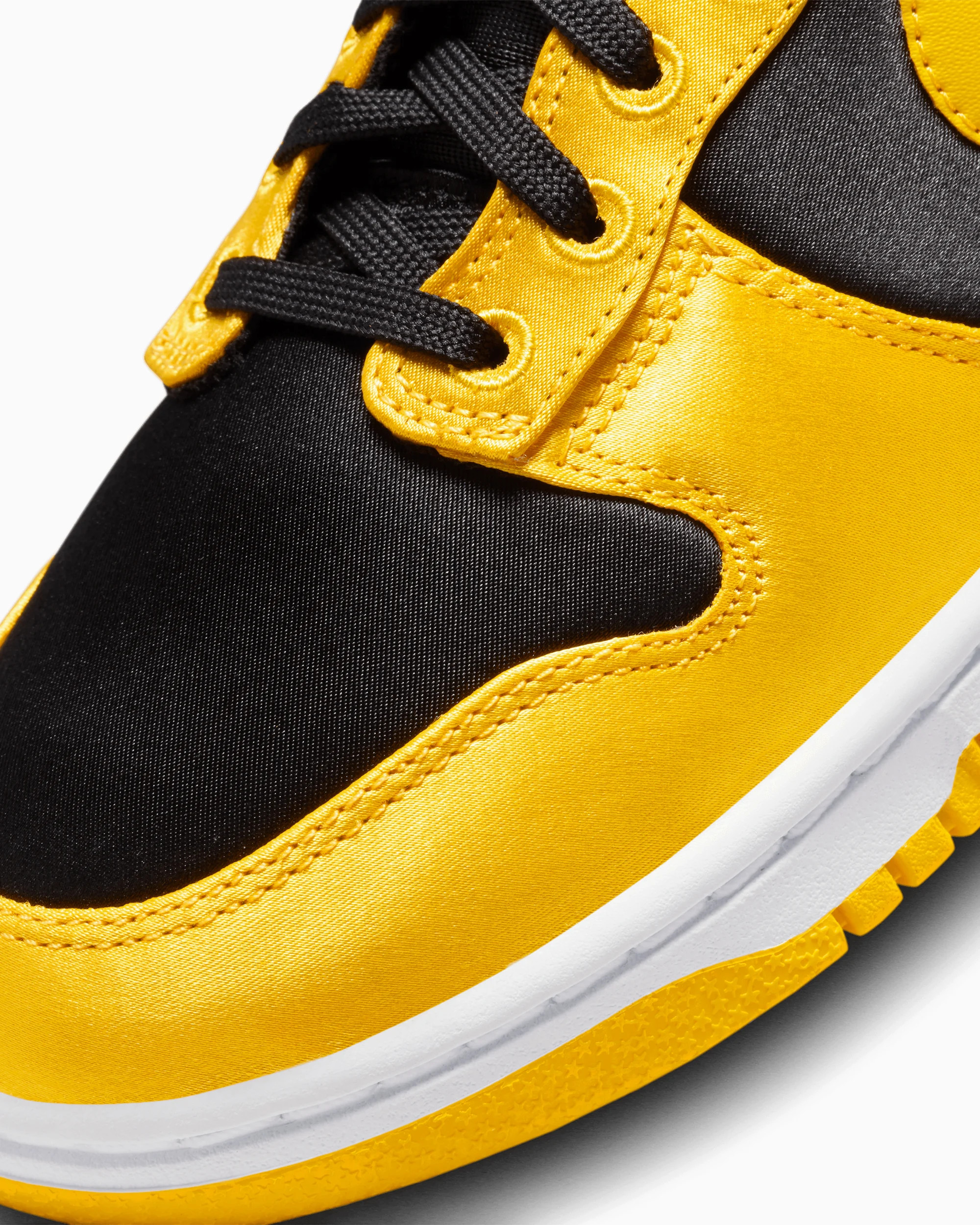 Кросівки жіночі Nike Dunk High Shoes Yellow/Black FN4216-001