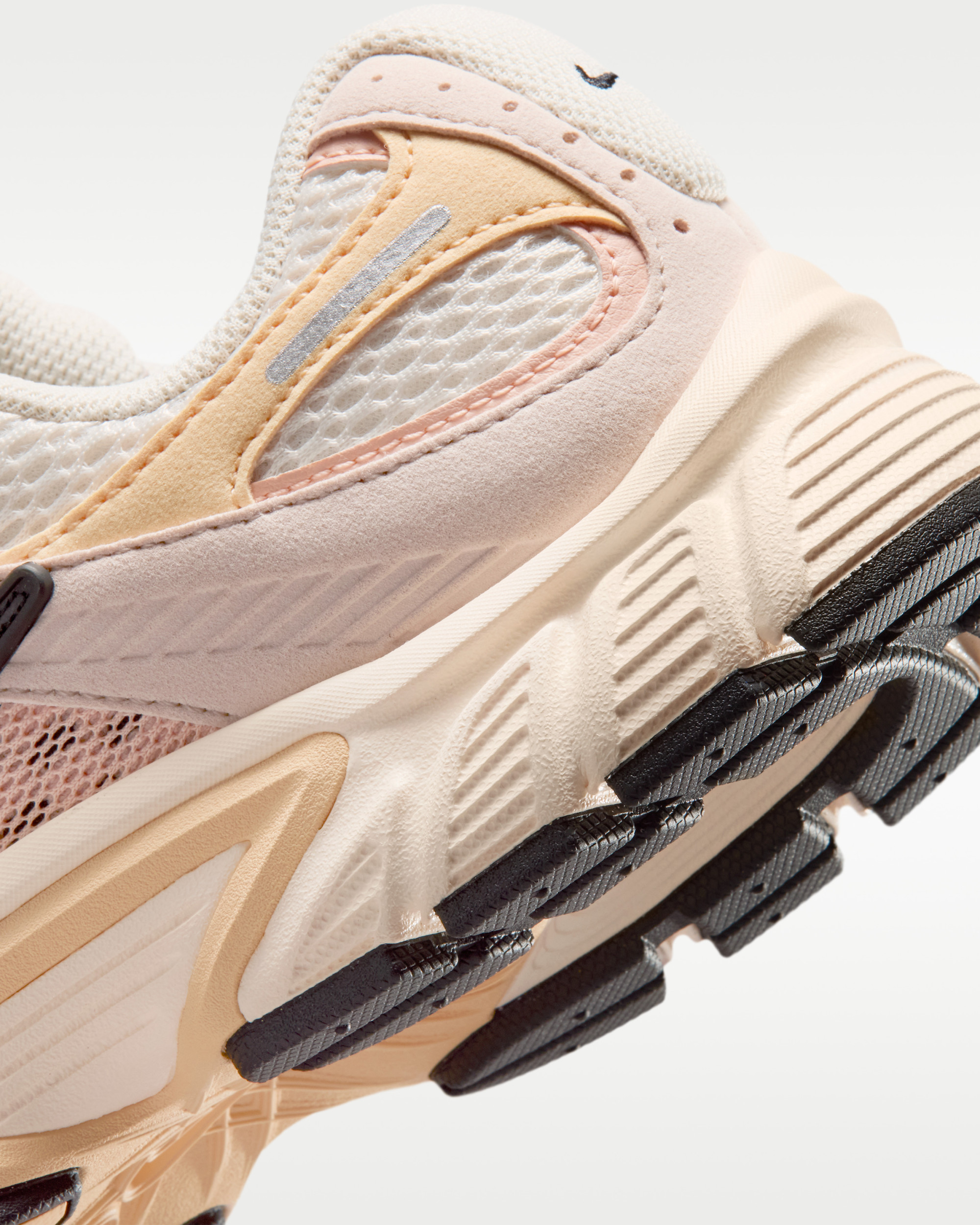 Кросівки Nike W NIKE V5 RNR II6294-102