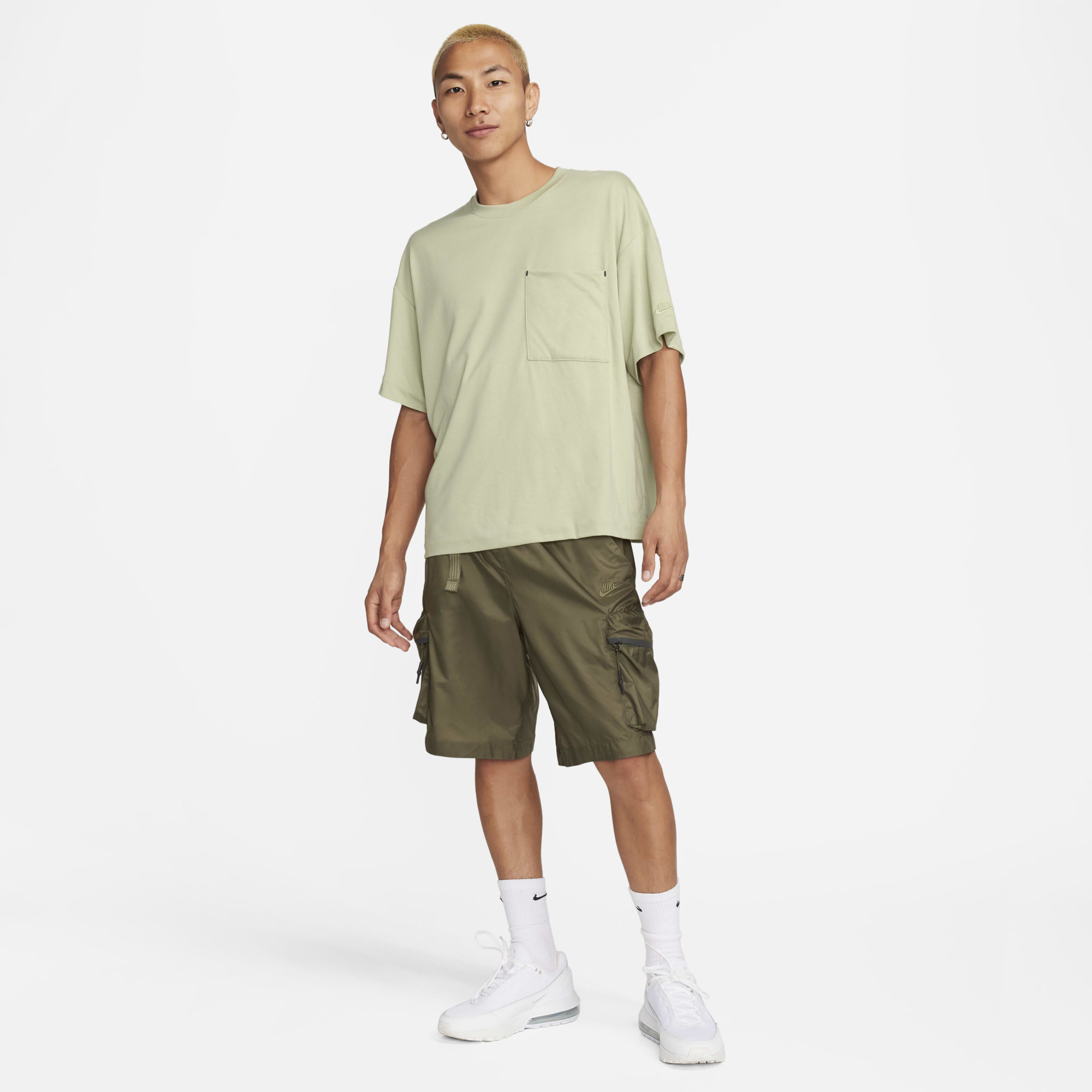 Футболка чоловіча Nike Sportswear Tech Pack Dri-Fit Short-Sleeve Top Green FB7392-371