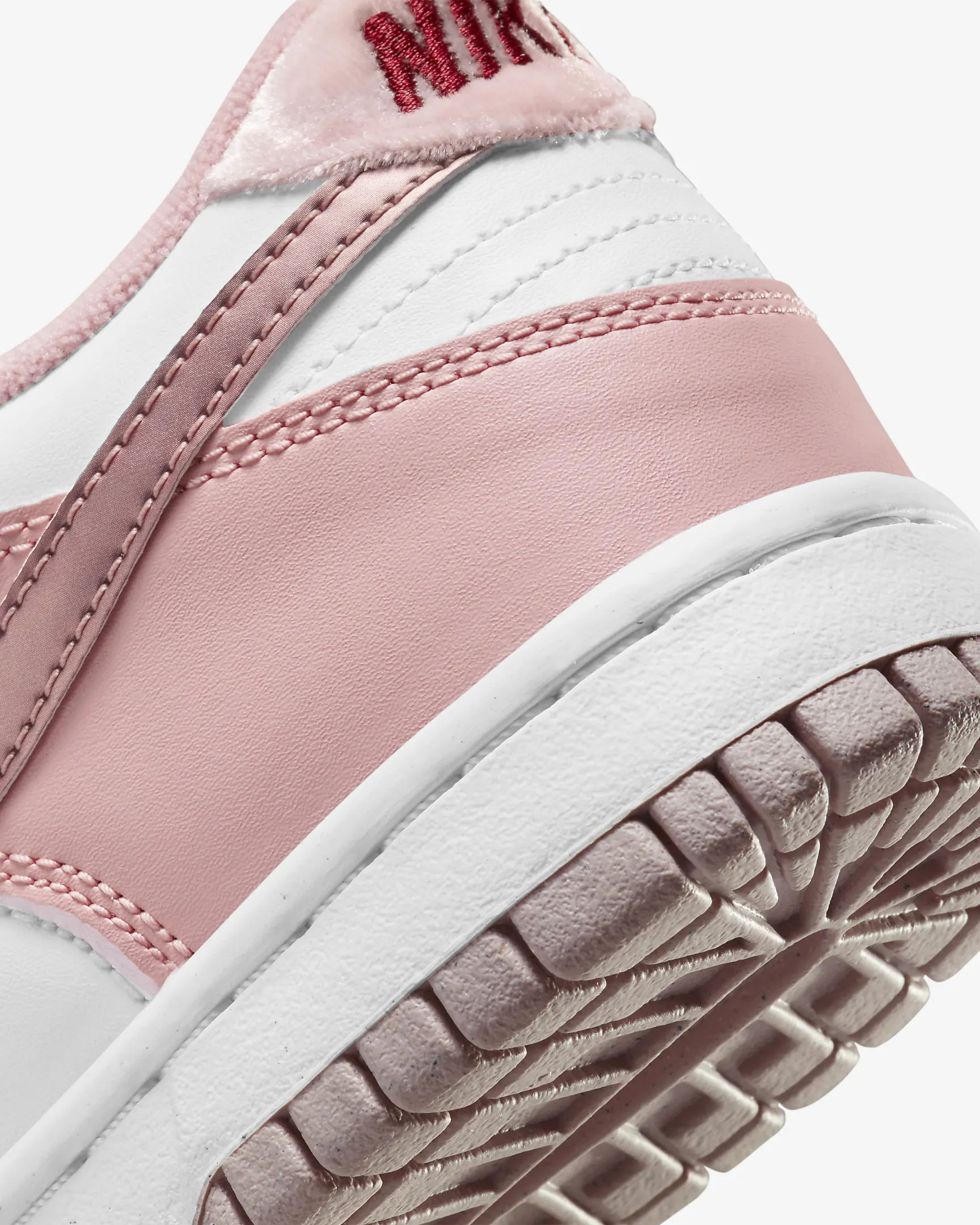 Кросівки NIKE DUNK LOW GS Діт 5.5Y DO6485-600