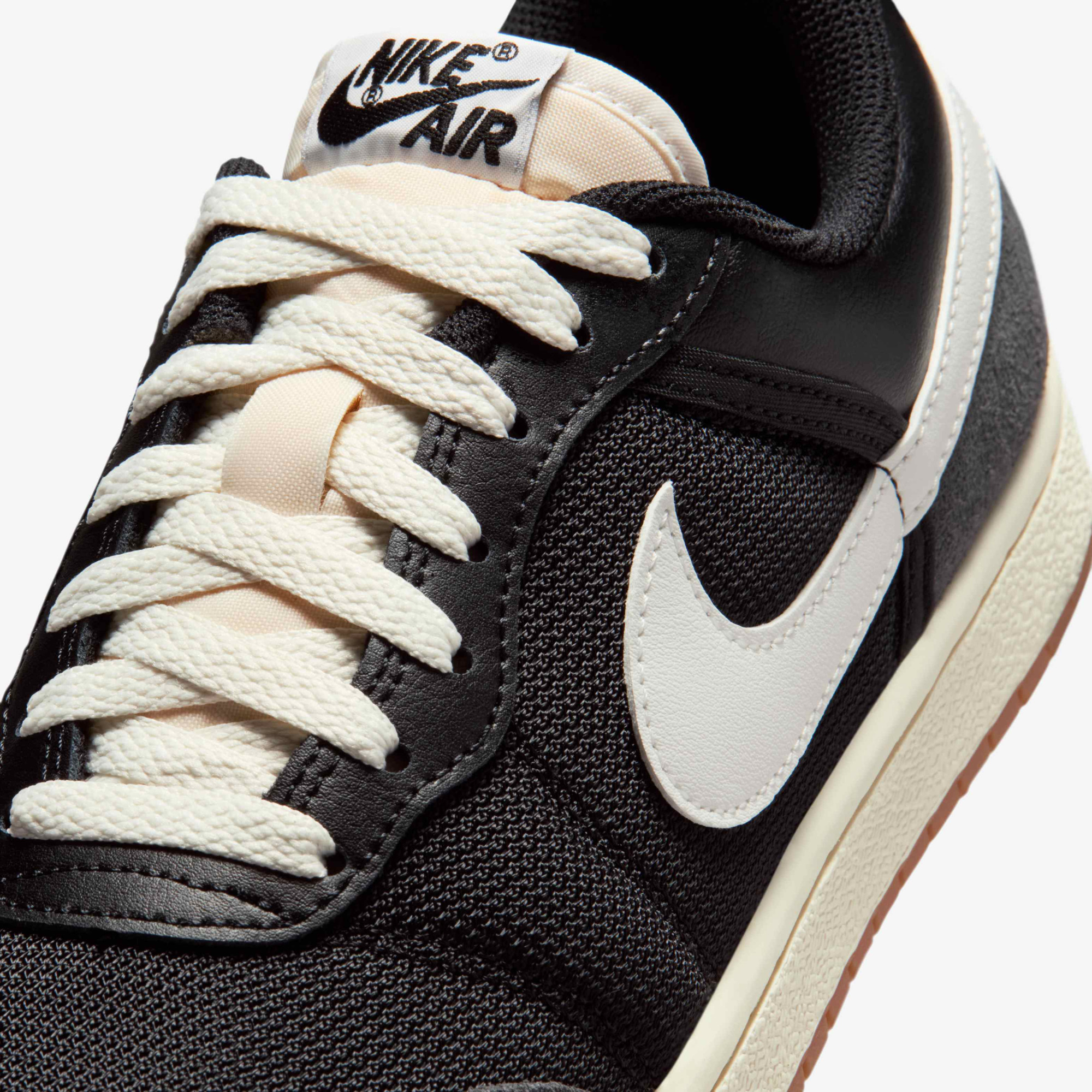 Кросівки Jordan WMNS AIR SKYLINE LOW IQ0704-001