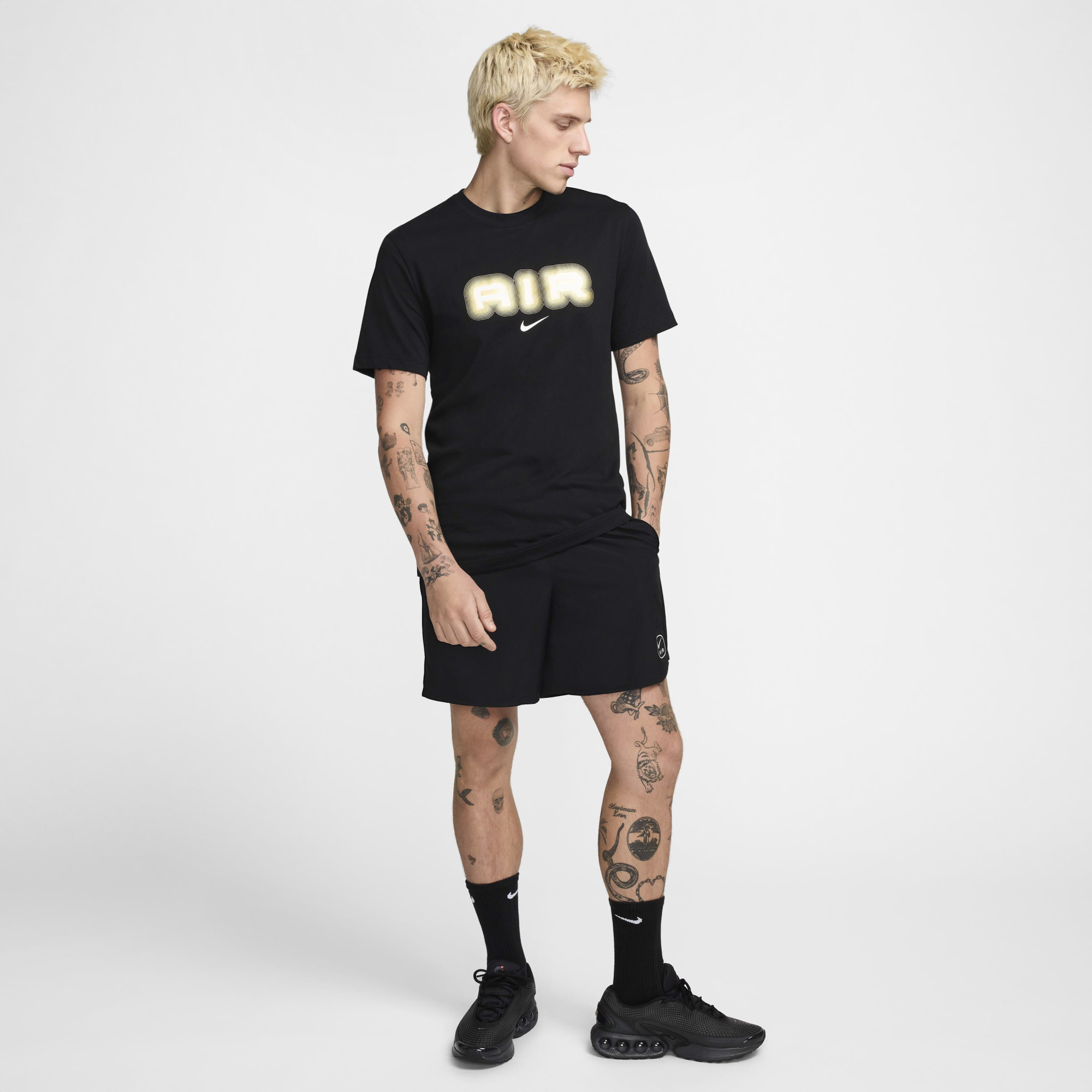 Футболка Nike M NSW SW AIR GRAPHIC TEE HM0185-010